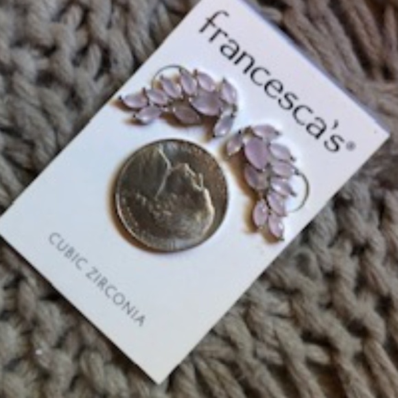 Francesca's Ear Crawler Earrings *NEW* - Picture 3 of 3